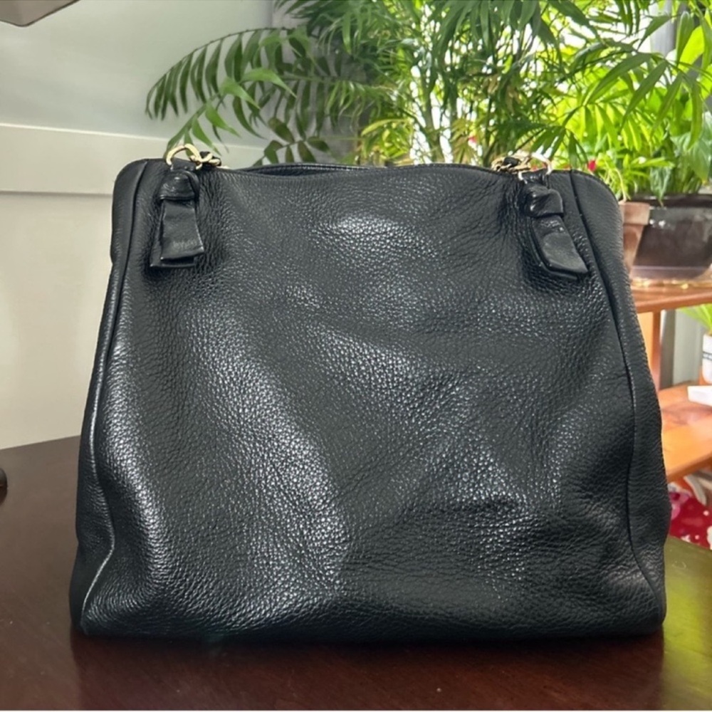 Tory Burch Black Leather Shoulder Bag with Gold Chain - Picture 3 of 12